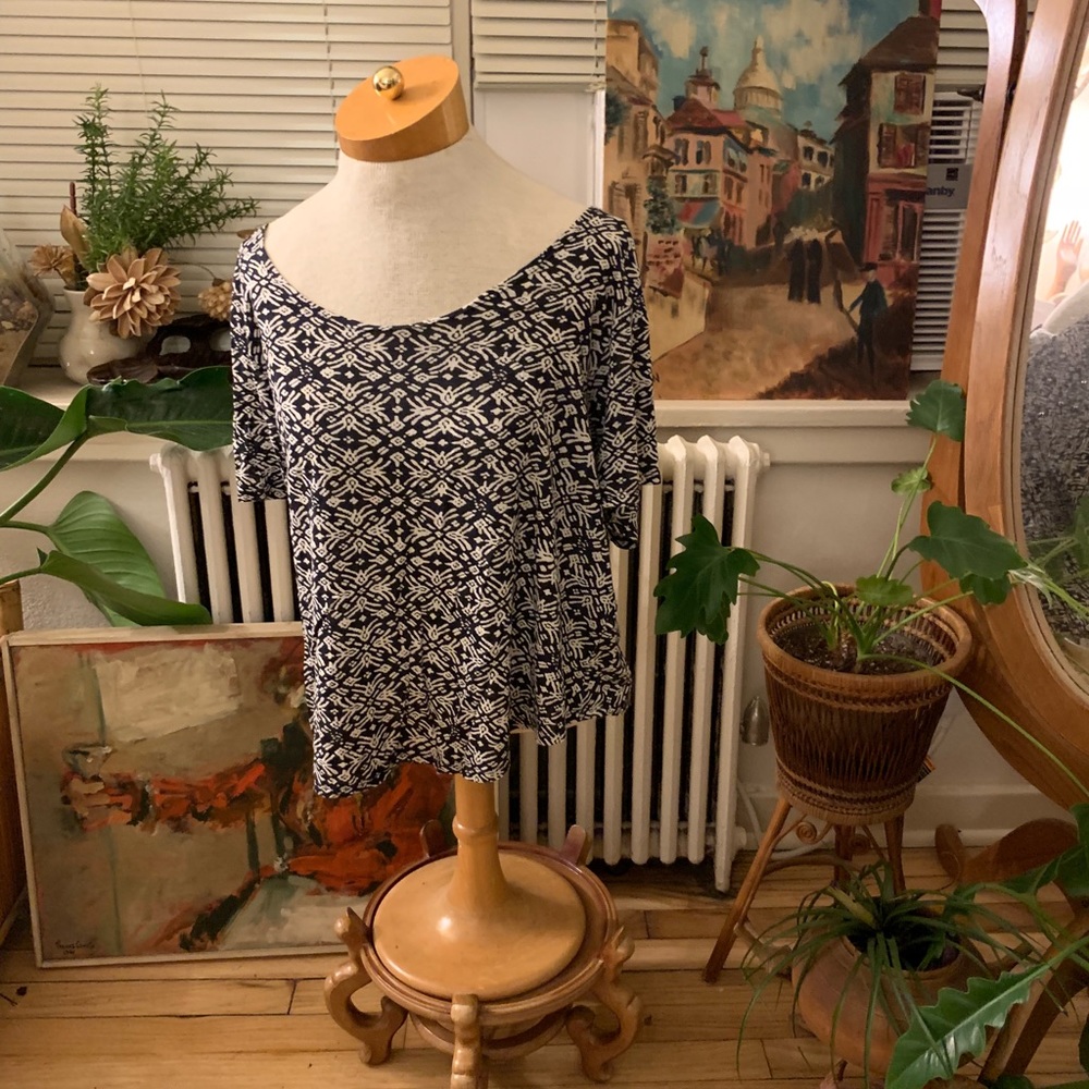 Patterned tee